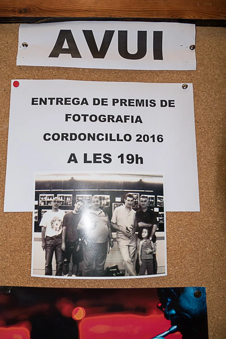 Cartell al casal de barri anunciant el dia de l'entrega de premis
